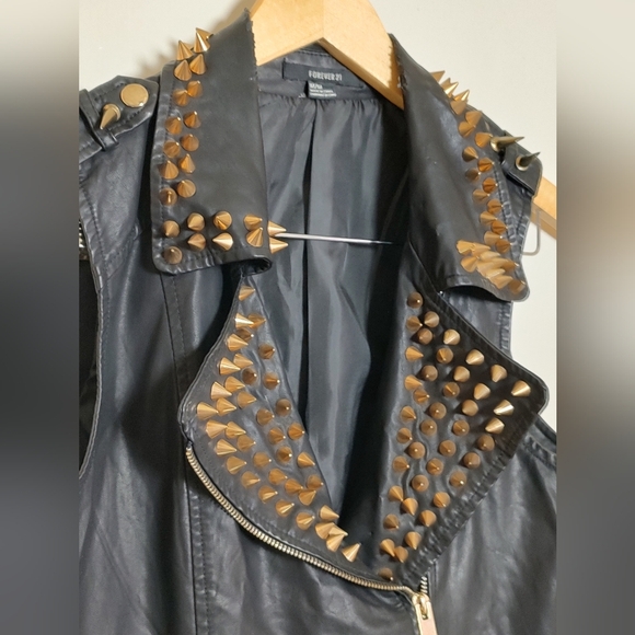 Forever 21 Black Studded Vegan Leather Zip Up Vest - Picture 3 of 13